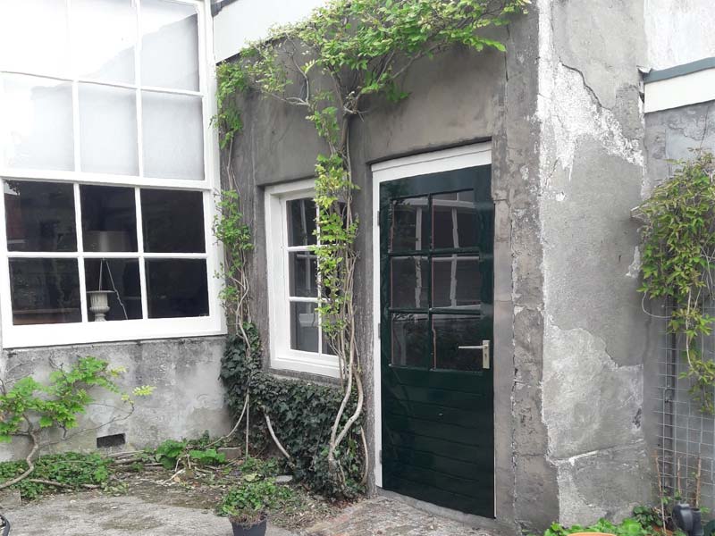 02-10-2025 Schilderwerk achtergevel woning Sint Domusstraat Zierikzee